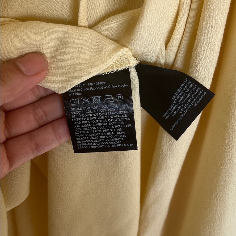 Viral H&M blouse Spring 2025 - Picture 12 of 13